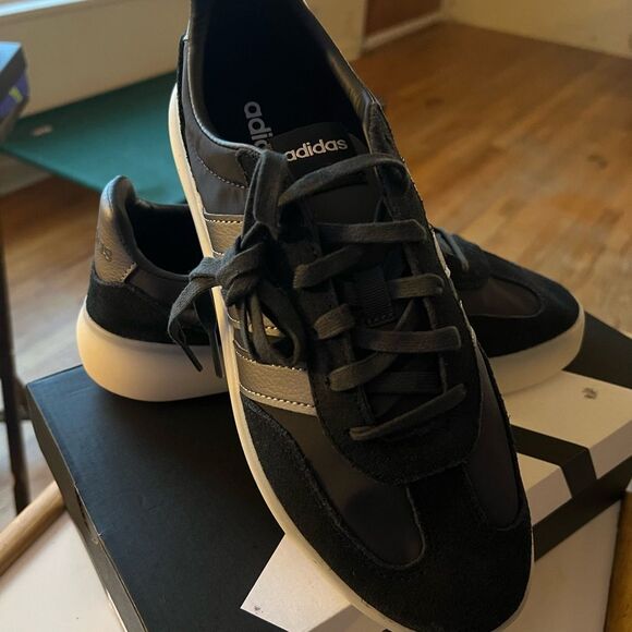 Adidas Women’s Barreda Decode Sneakers Size 9 - Picture 6 of 10